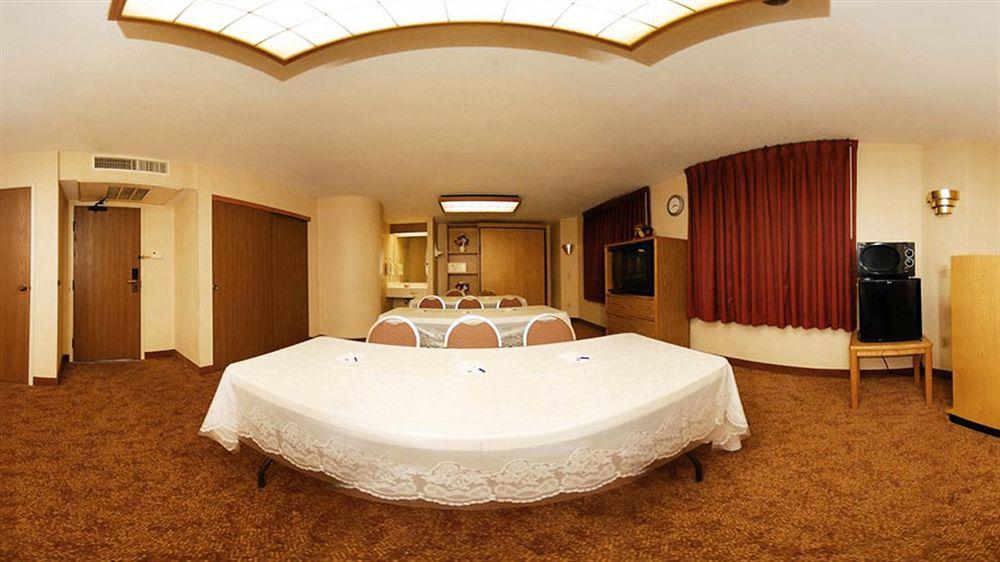 Baymont Inn & Suites By Wyndham Mukwonago Exteriör bild