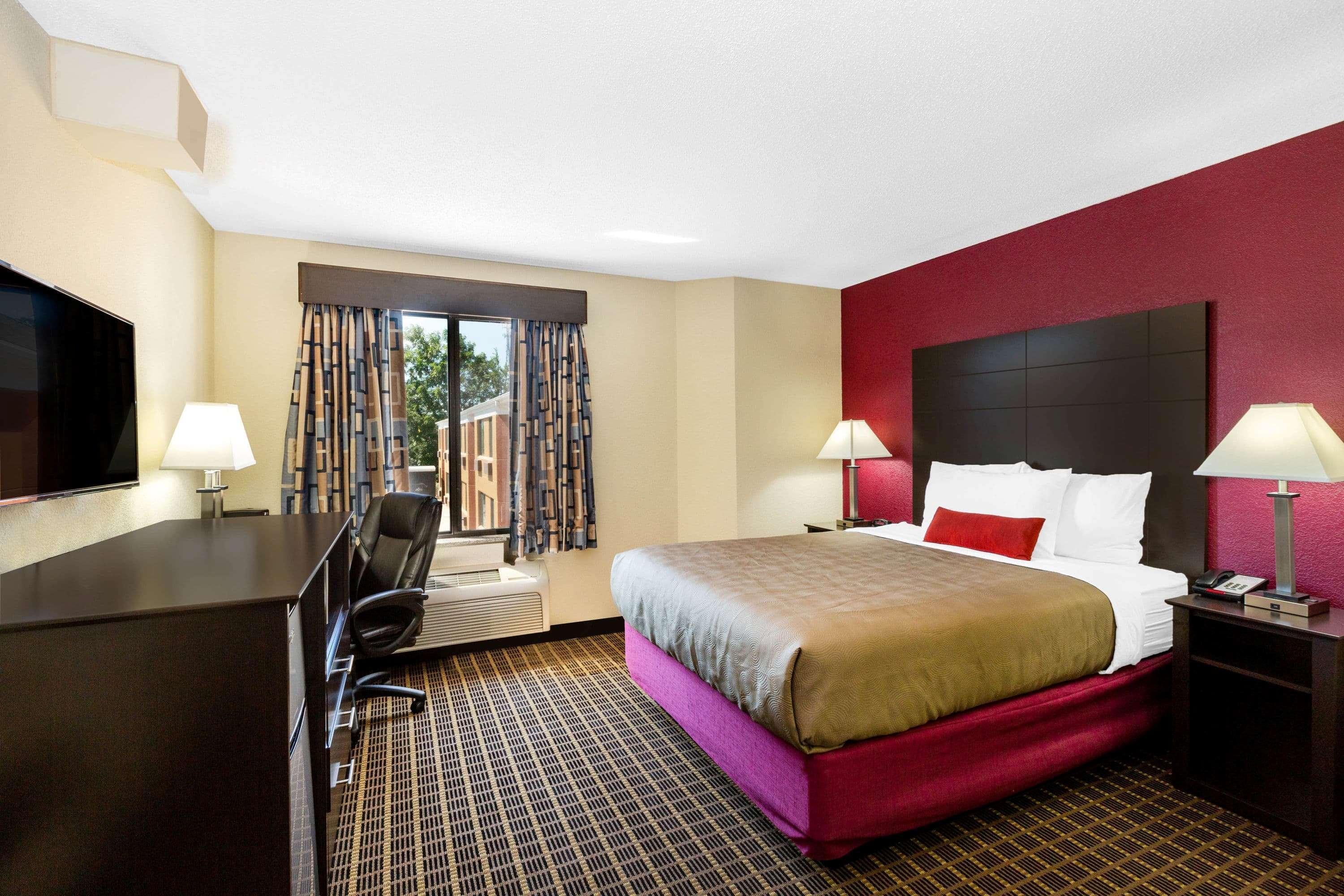 Baymont Inn & Suites By Wyndham Mukwonago Exteriör bild