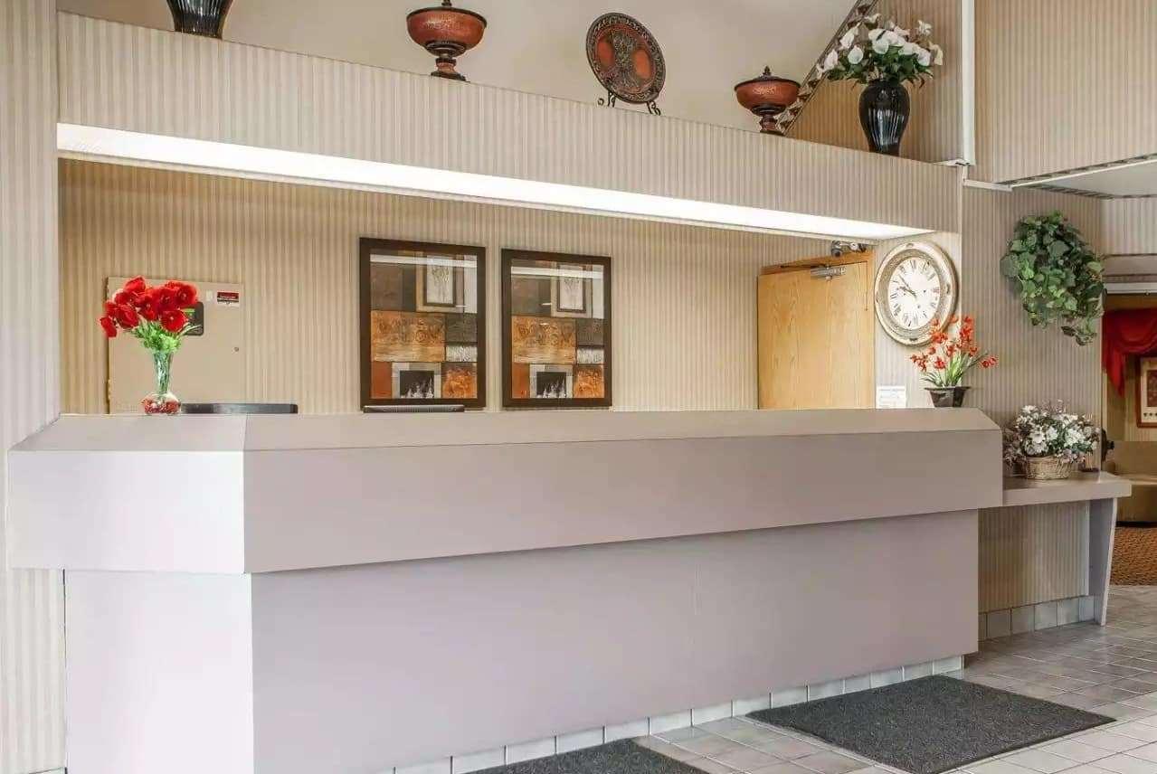 Baymont Inn & Suites By Wyndham Mukwonago Exteriör bild