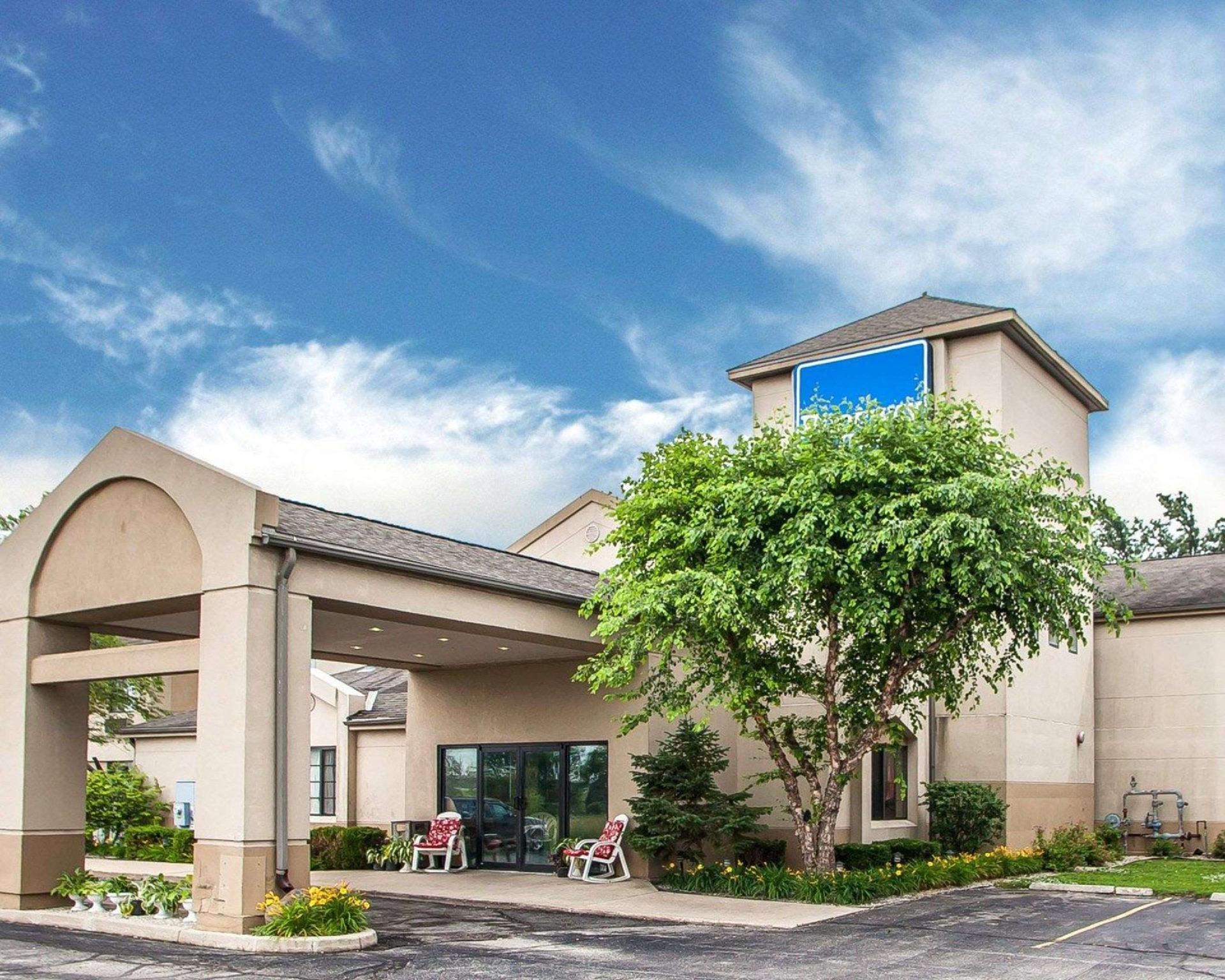 Baymont Inn & Suites By Wyndham Mukwonago Exteriör bild