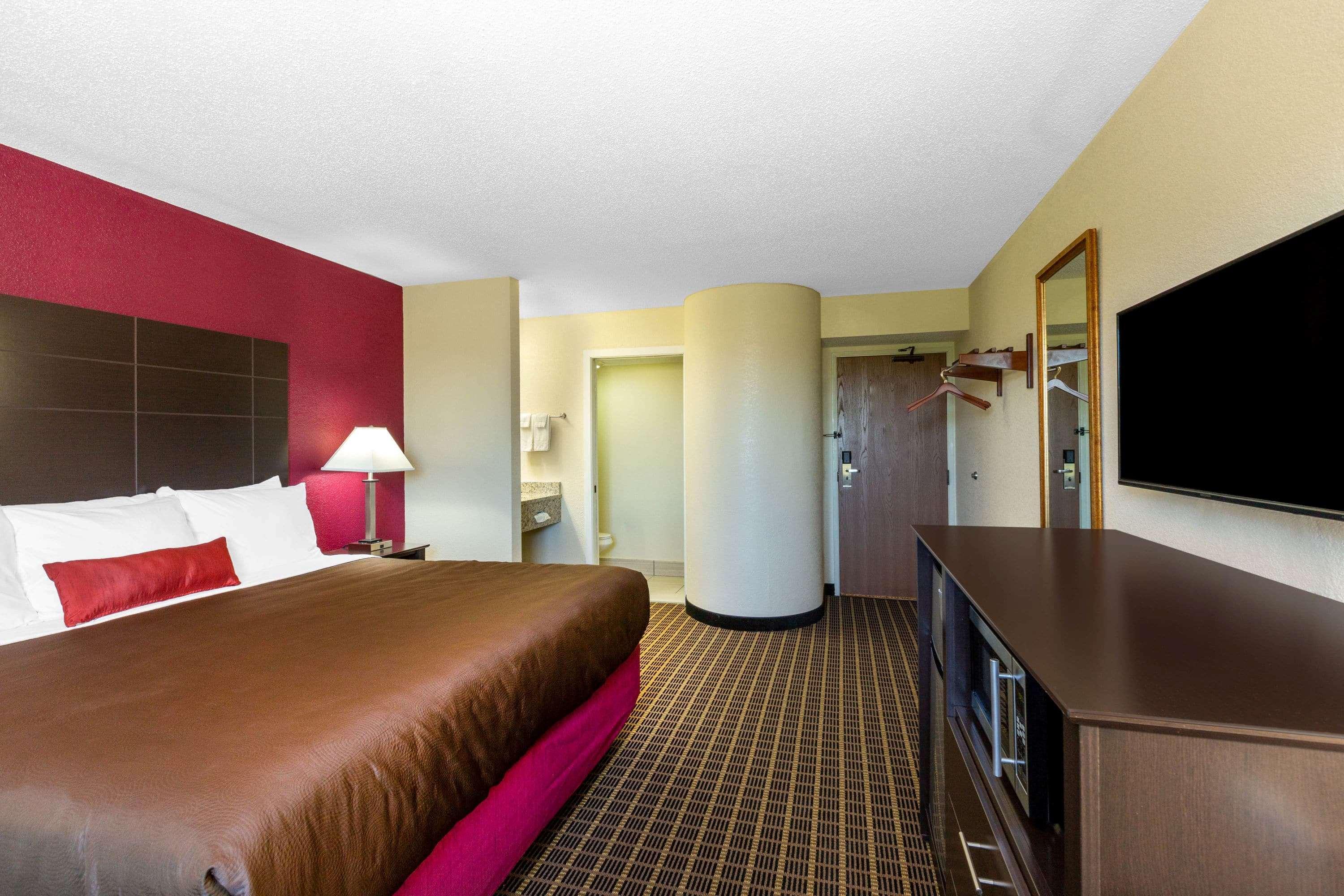 Baymont Inn & Suites By Wyndham Mukwonago Exteriör bild