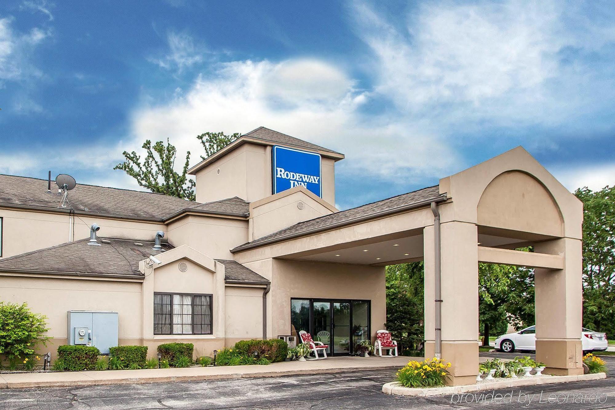 Baymont Inn & Suites By Wyndham Mukwonago Exteriör bild
