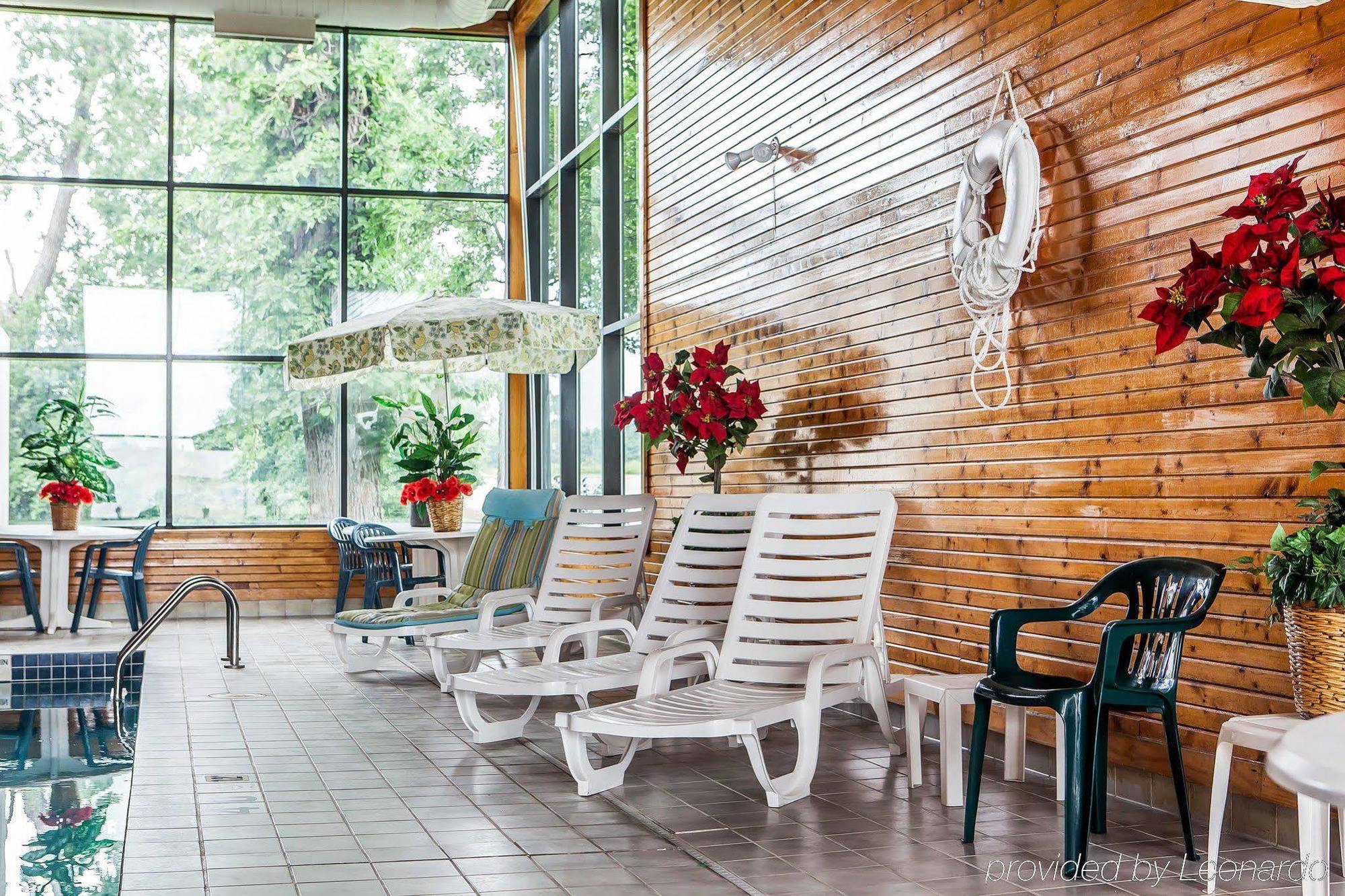 Baymont Inn & Suites By Wyndham Mukwonago Exteriör bild