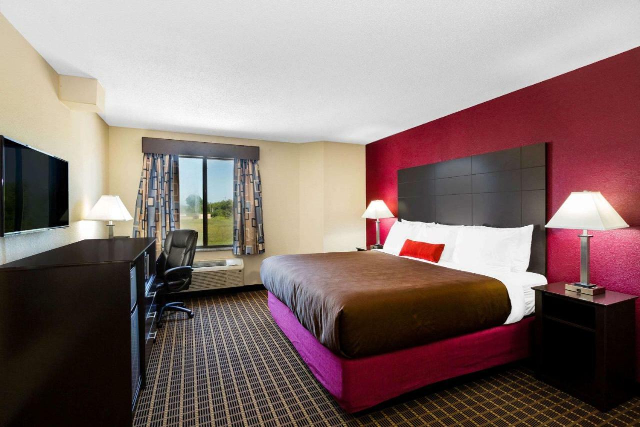 Baymont Inn & Suites By Wyndham Mukwonago Exteriör bild